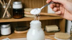 Dodajem sodu bikarbonu u svoj šampon: kosa mi je bujnija u korijenu, ne moram je prati tako često i njezina je kvaliteta poboljšana. Što nam to može pružiti?